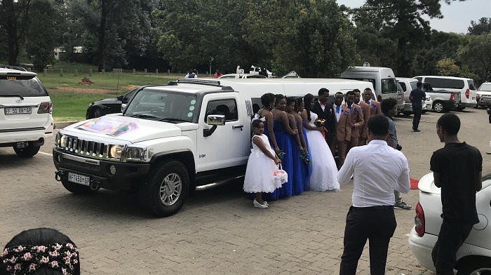 hummer-limo-hire-wedding1