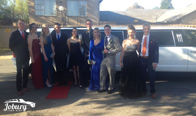 matric-dance-ford-limo-hire-outside